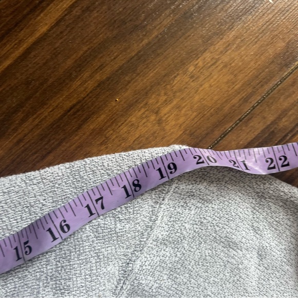 Girls Floral LOVE Sweatshirt Grey Cozy Crewneck Youth Small - Picture 8 of 10